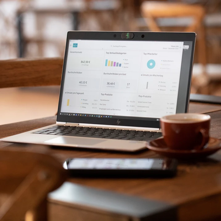 ServisaPOS Aufgeklappter Laptop